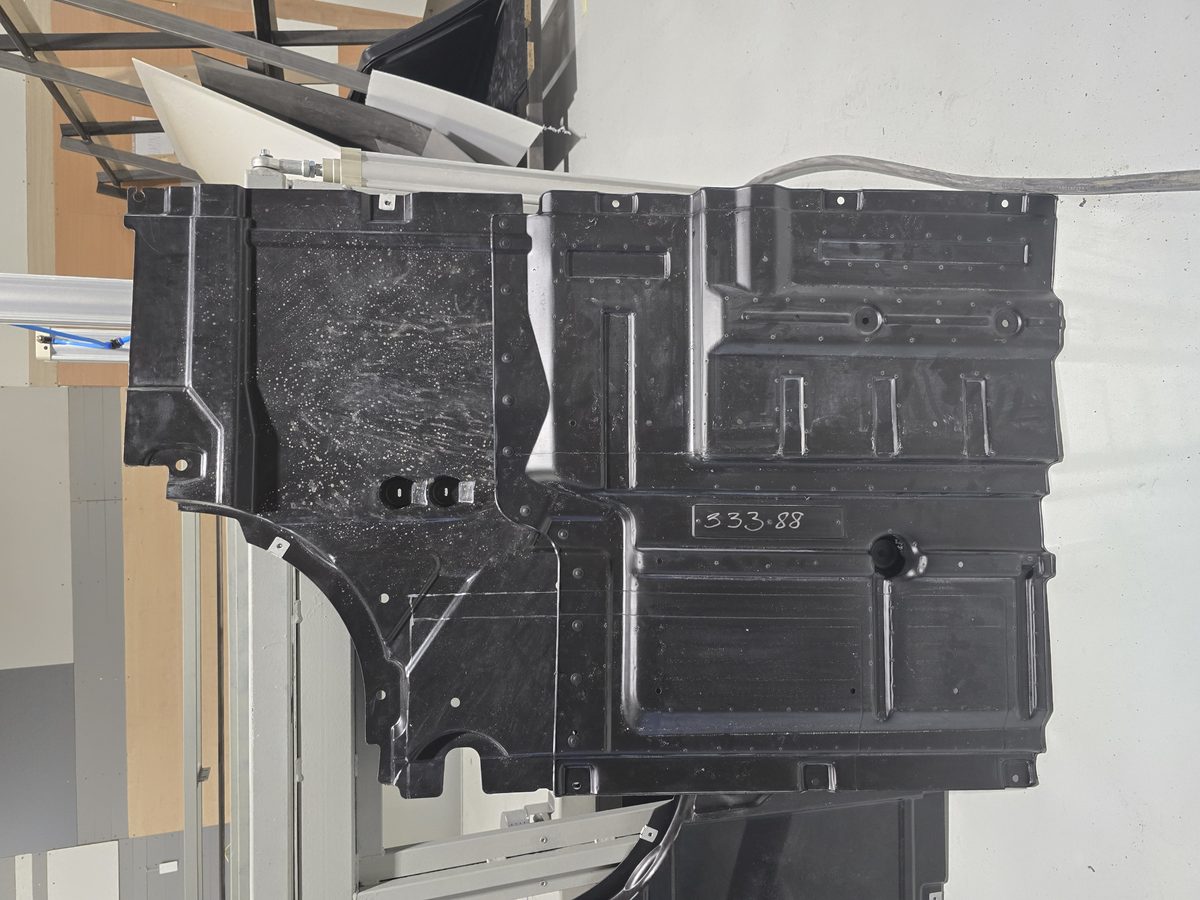 Large-format thermoformed plastic part produced at MB TERMOFORMA
